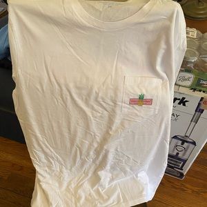 Vineyard Vines Martha Vineyards collection. 2XL.